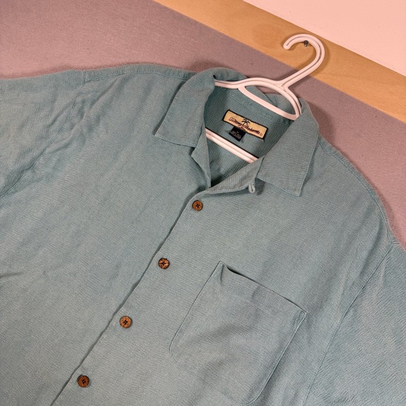 Tommy Bahama Other - Tommy Bahama Mens 100% Silk Camp Shirt Size M Teal Blue Pineapple Print Hawaii